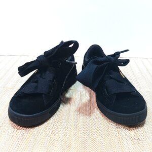 Black & Gold Suede Pumas - Girls Size 3  Stylish & Comfy - Good Condition